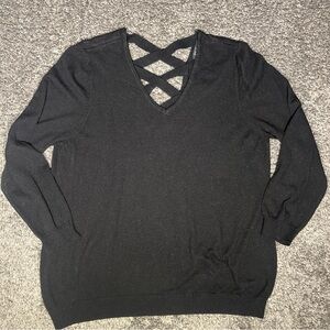 Chic Black V-Neck Sweater with Crisscross Detail XXL